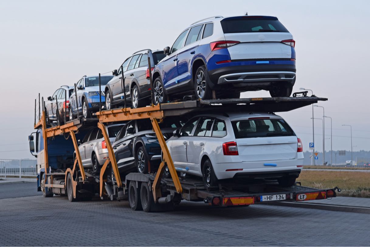Why Hire a Professional Auto Transport Company?