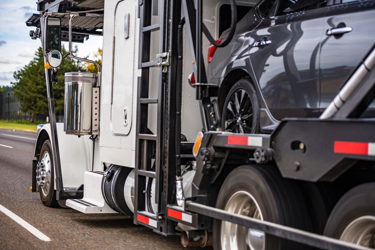 Popular Auto Transport Methods: Open vs. Enclosed Shipping